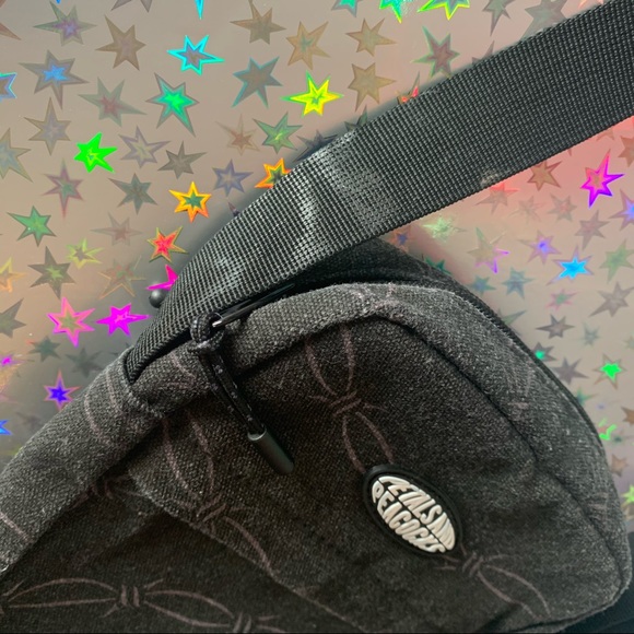 Petals and Peacocks Razor Wire Shoulder Bag - Picture 3 of 4